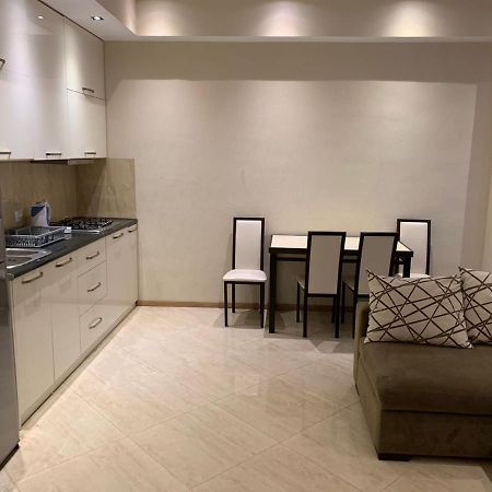Apartment Three Bedroom In Saburtalo Τυφλίδα Εξωτερικό φωτογραφία